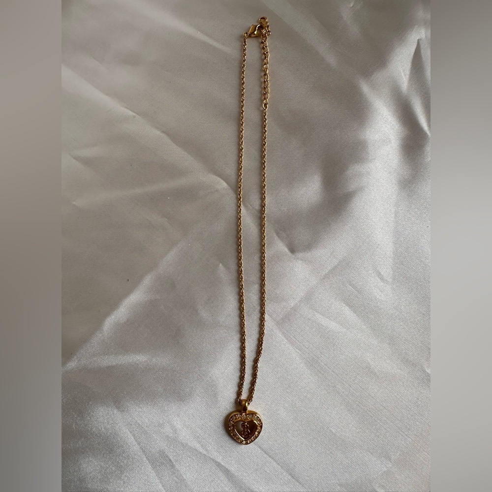Burberry’s Gold Heart Pendant Rhinestone Necklace - Picture 8 of 12
